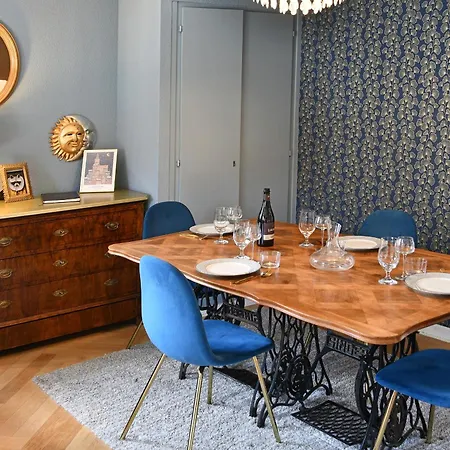 Romantique Fly Me To The Moon Apartment *