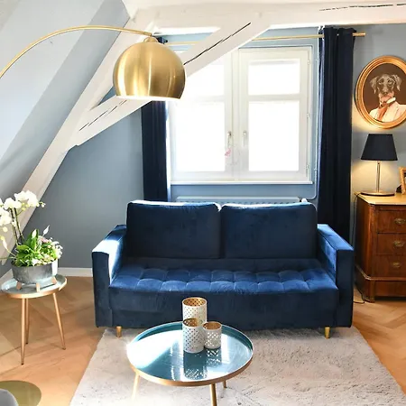 Romantique Fly Me To The Moon Apartment